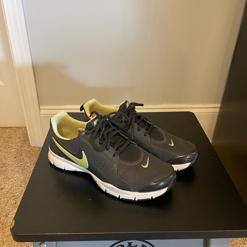 Nike Women's Black and Yellow Running Shoes